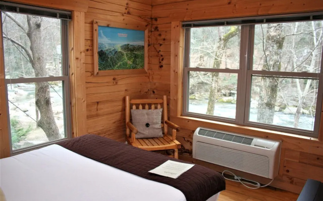 The Esmeralda Inn at Lake Lure