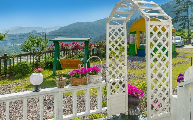 Goseong Hatsal Gadeuk Pension