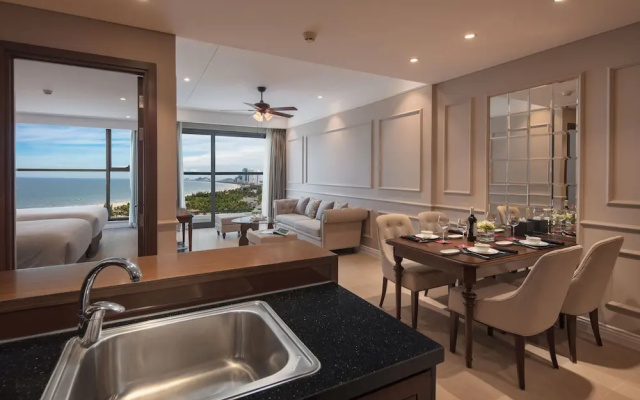 Brand New 2Bdr Suite Rooftop Pool