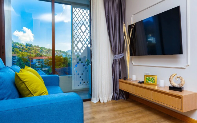 The Aristo Beach Front 520 by Holy Cow