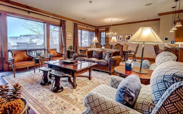 Hummingbird Retreat - Four Bedroom Townhome