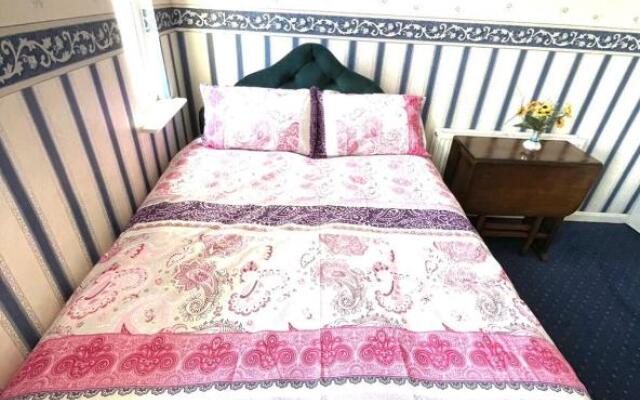 Lovely 3-bed House in Coventry Airbnb Property