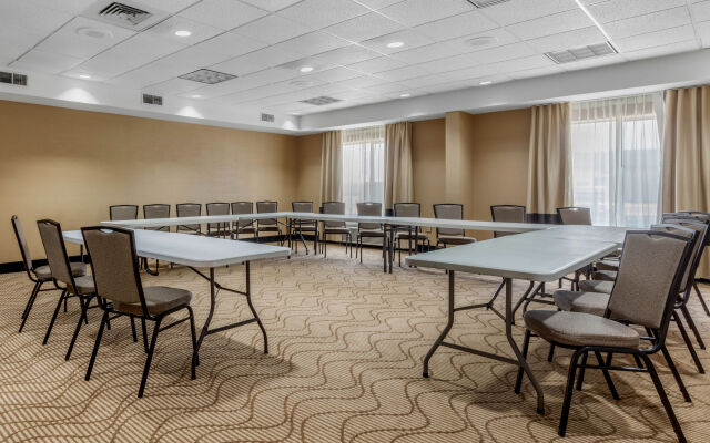 Quality Inn & Suites near Lake Eufaula