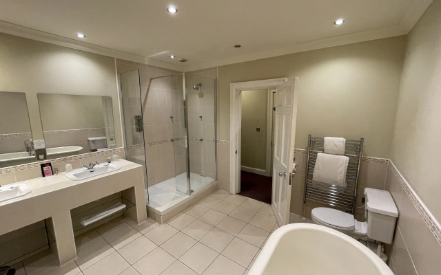 The Commercial Bar & Hotel