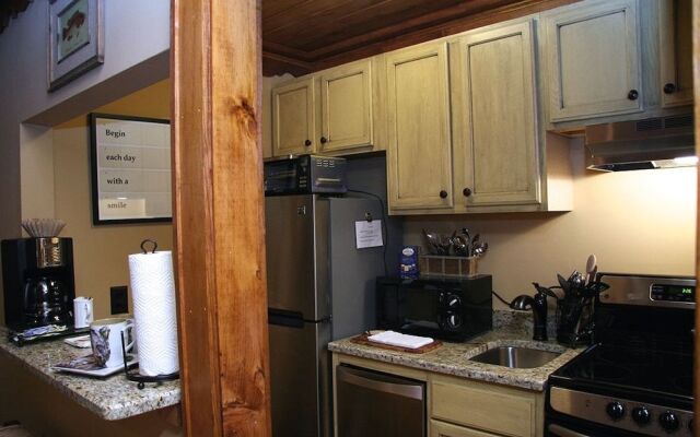 Black Bear Lodge of Sapphire