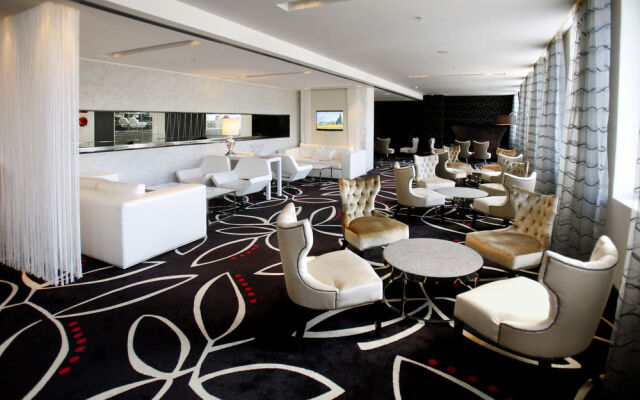 African Pride 15 On Orange Hotel