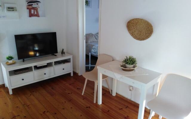 Down Chiado Easy Apart