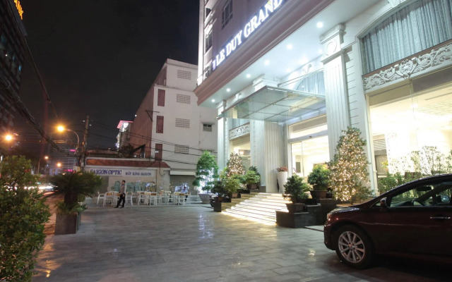 Le Duy Grand Hotel