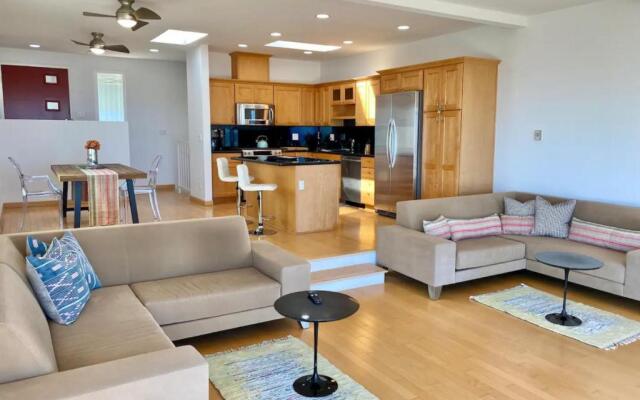 Mod2bd2ba ShowstoprViews. BBQ. Garage.
