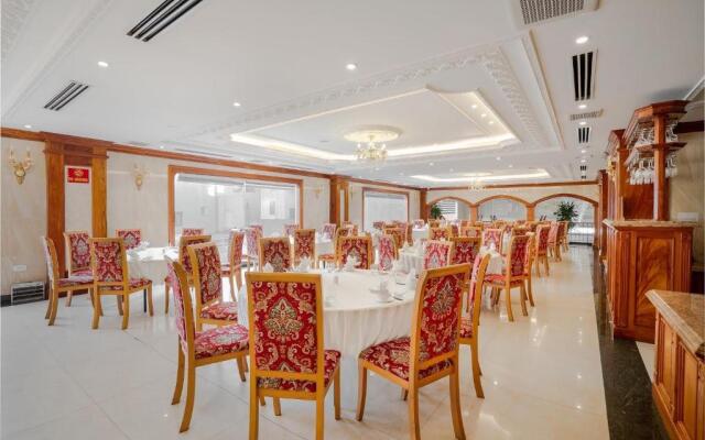 Riverside Hotel