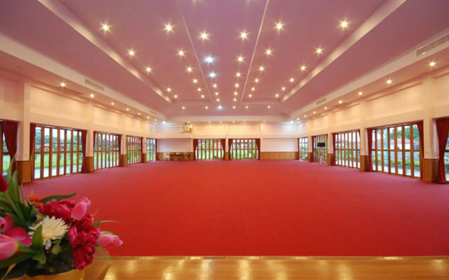 Golden Cliff Beach Resort