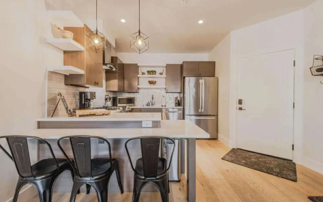 Whitefish Loft, Downtown Condo for 6