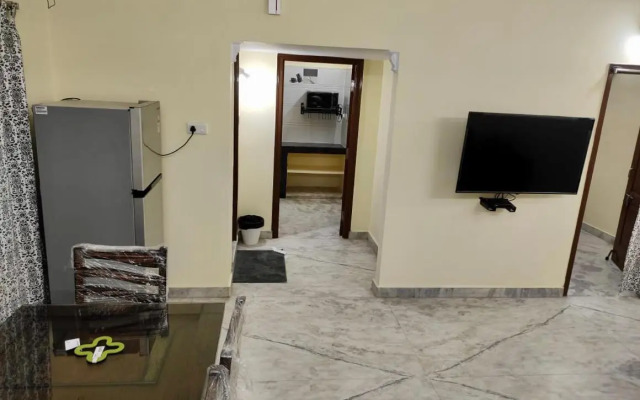 Home to explore Food, History & Shopping