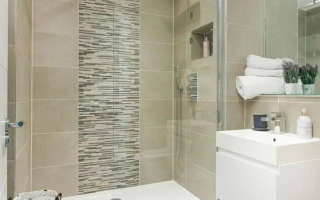 Modern Comfy 5 Location Few Steps From Pier