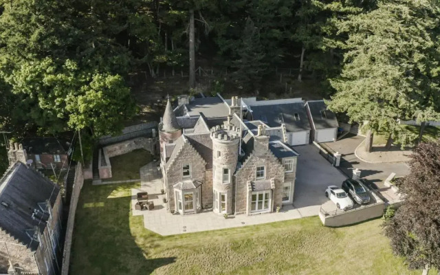 St Andrews House