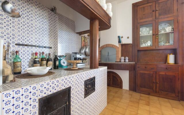 2947 Aia del Convento by Barbarhouse