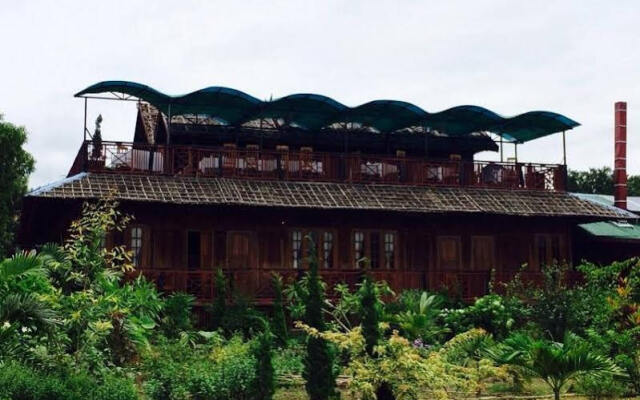 小山姆卡尔小屋(Little Samkar Lodge)