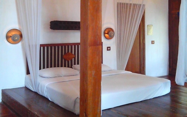 Sapu Lidi – Guest Rooms – Parompong