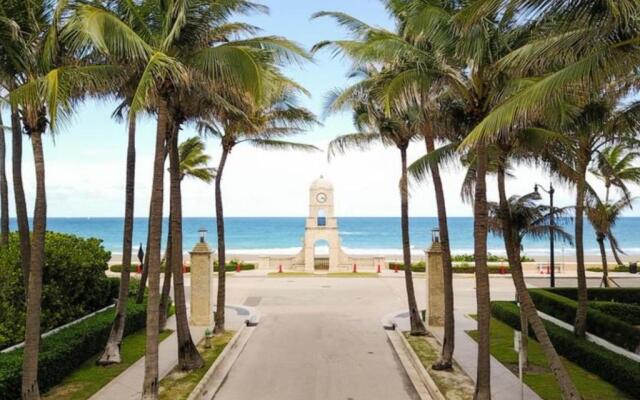 The Ocean Palms Suite