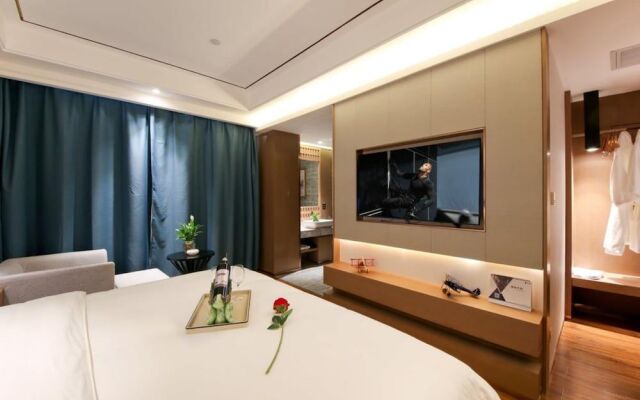East Queen Hotel (Xi'an Beimen Metro Station)