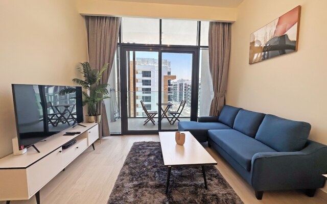 Luxury StayCation - Comfy Condo With Balcony In The Heart of Meydan