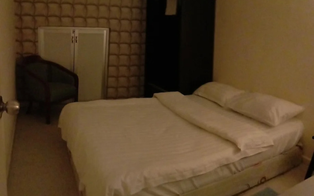 Petra Lodge and Homestay – Guest Rooms – Malacca