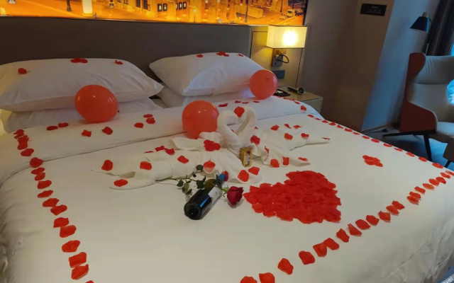 Vienna International Hotel (West Square Of Chengdu East Railway Station)