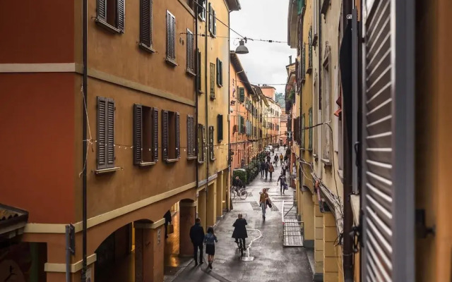 Sotto i Portici di Via Pietralata by Wonderful Italy