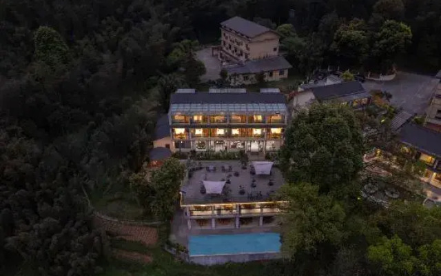 Qiannan Bamboo Sea Yanqi. Private Tang Homestay