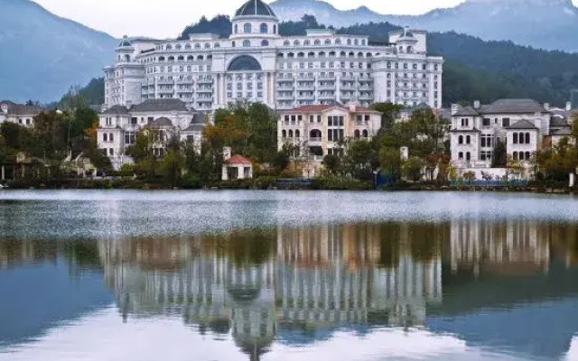 Xianhua Sandalwood International Hotel
