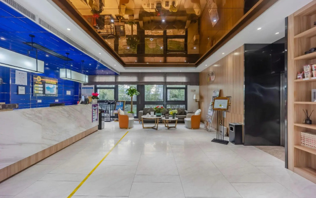 Super 8 Hotel (Ning Wai Beach)