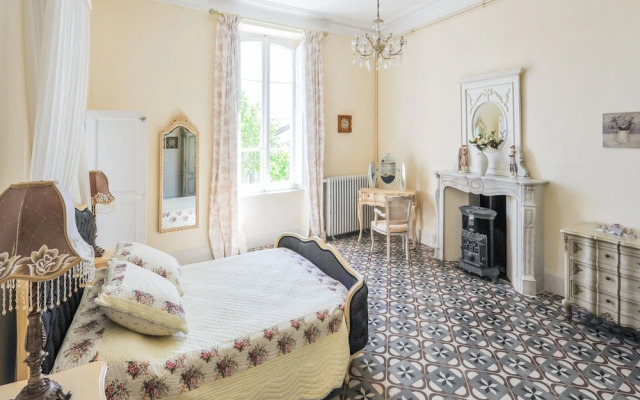 Elegant Holiday Home Near the Canal du Midi