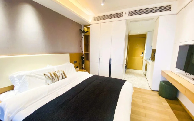 Rho Hotel