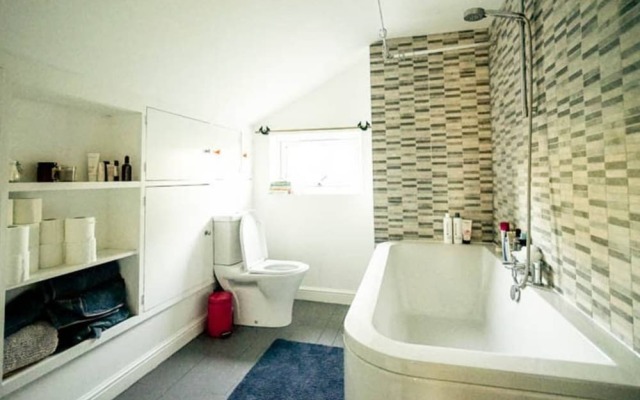 3 Bedroom House With Garden