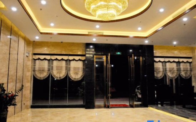 Guijia Business Hotel (Zhanjiang Wuchuan Airport)