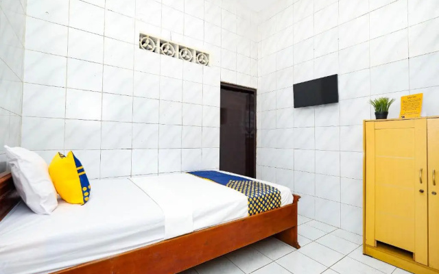 SPOT ON 2011 Hotel Mekar Sari