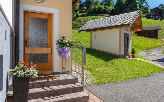 Elegant Apartment in Saalbach-hinterglemm Near Ski Bus