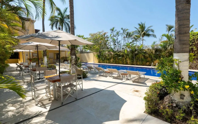 Sleeps 10 Views Beach 1 Block