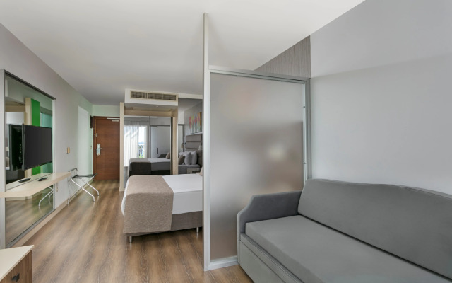 Seven Seas Hotel Blue