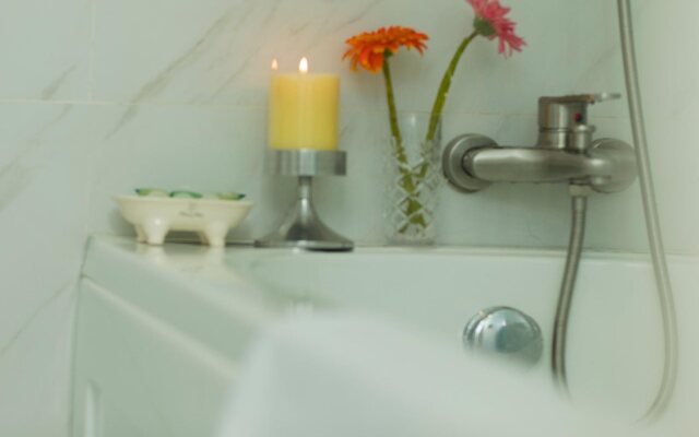 Cherish Central Hotel & Apartment