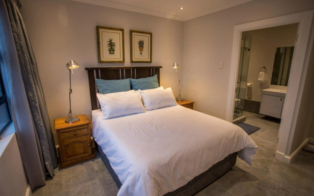 uSHAKA WATERFRONT - PENTHOUSE PLUSH PERFECTION