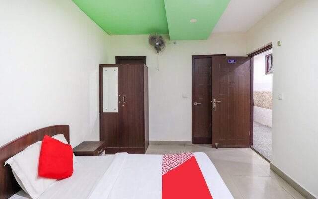 OYO 62748 Hotel Zeenat