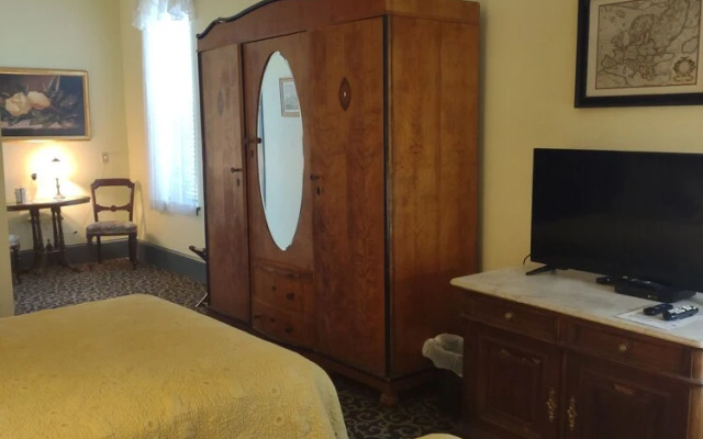 The Lafayette Inn