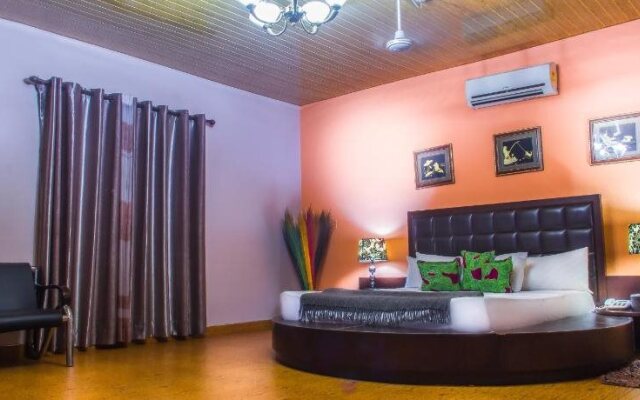Luxe Suites Hotel