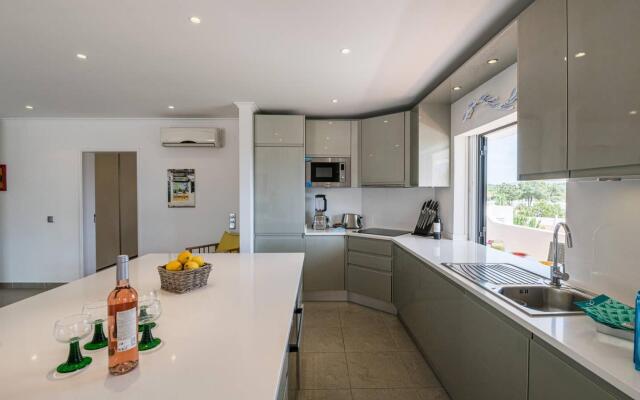 A010 Moderno Apartment (881B VDL) (Oceano)