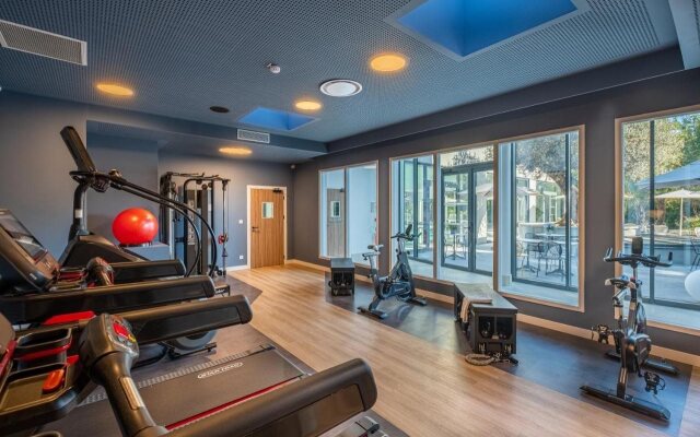Golden Tulip Lyon Ouest Techlid Hotel & Spa