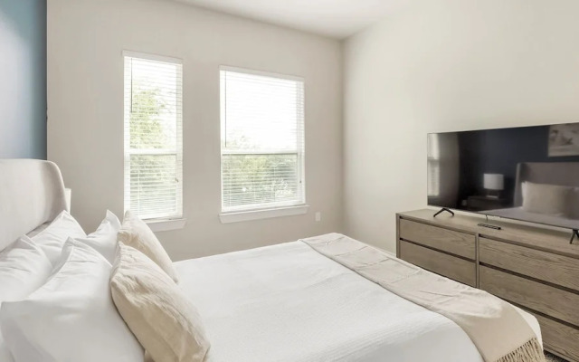 Landing Dallas Old East