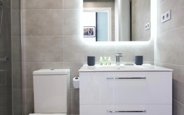 Hip & Cozy 2 room apt