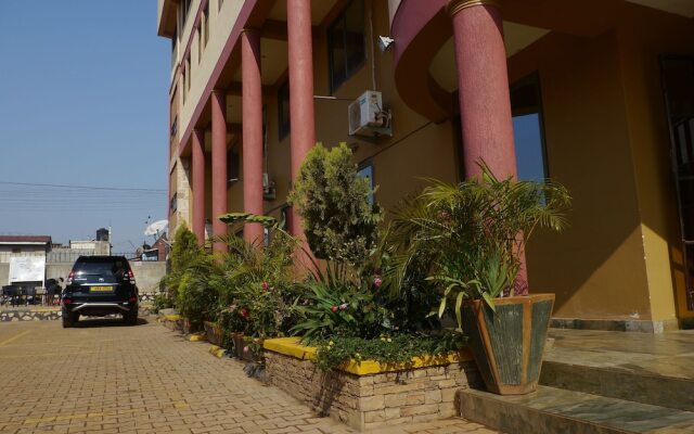Rosaline Suites Hotel