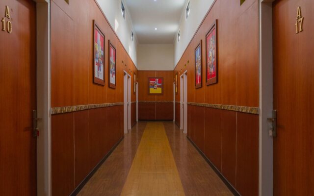 RedDoorz Plus Near IPDN
